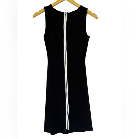 Unique LBD‎ (size 2) with rear white zipper that zips up and down. - Picture 2 of 3